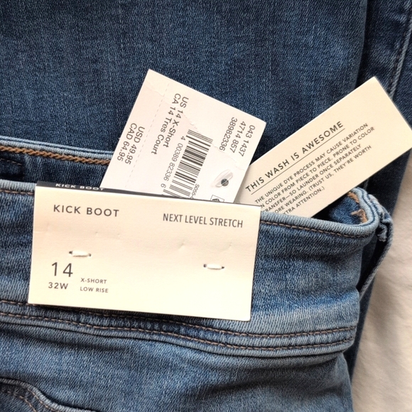 AE Low-Rise Kick Boot Jean - Picture 2 of 2